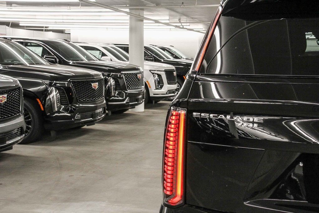 2026 Cadillac Escalade Sport photo 4