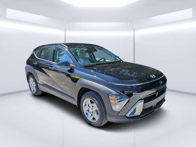 New 2026 Black Hyundai SE FWD image 1