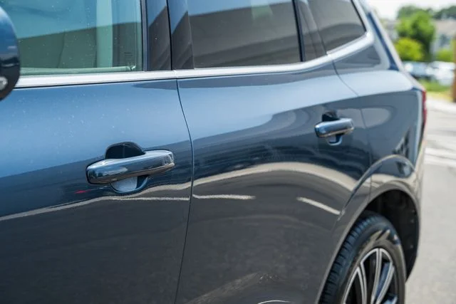 Used 2019 Denim Blue Volvo T5 Inscription image 17