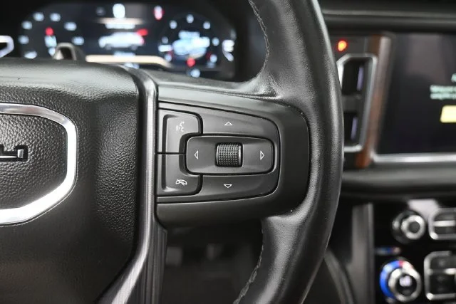 Used 2023 White GMC Denali Ultimate image 21