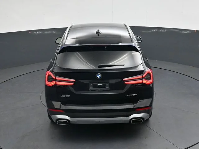 Used 2022 Black BMW xDrive30i image 25