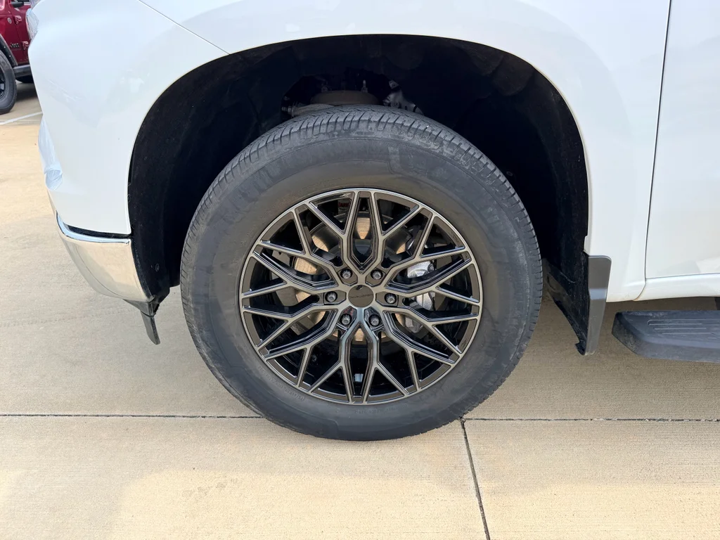 Used 2023 Summit White Chevrolet LTZ image 25