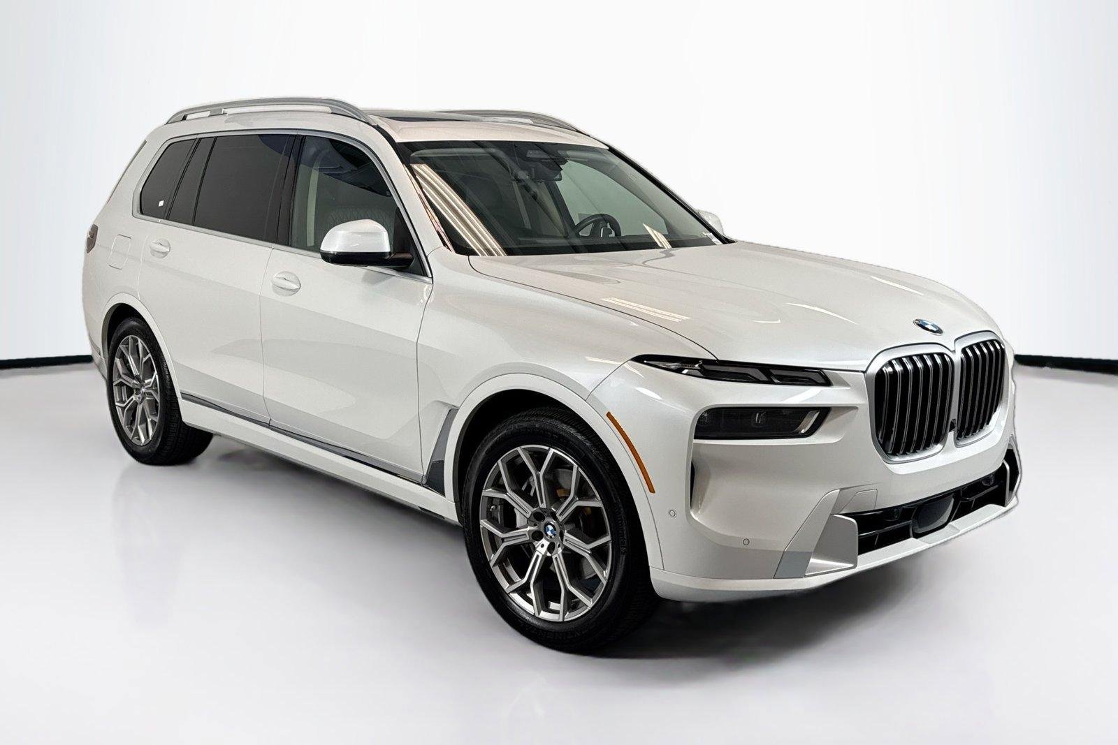 Used 2023 Alpine White BMW xDrive40i image 3