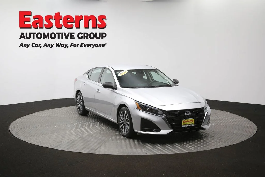 Used 2024 Silver Nissan 2.5 SV image 50