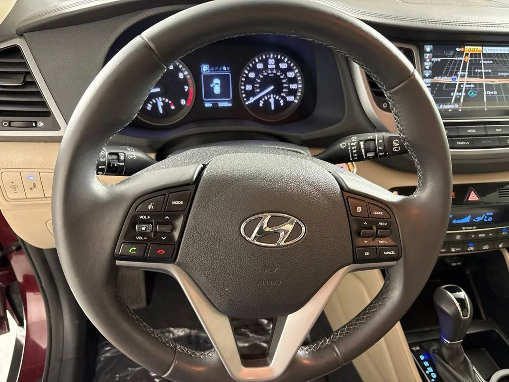 Used 2018 Red Hyundai SEL Plus image 29