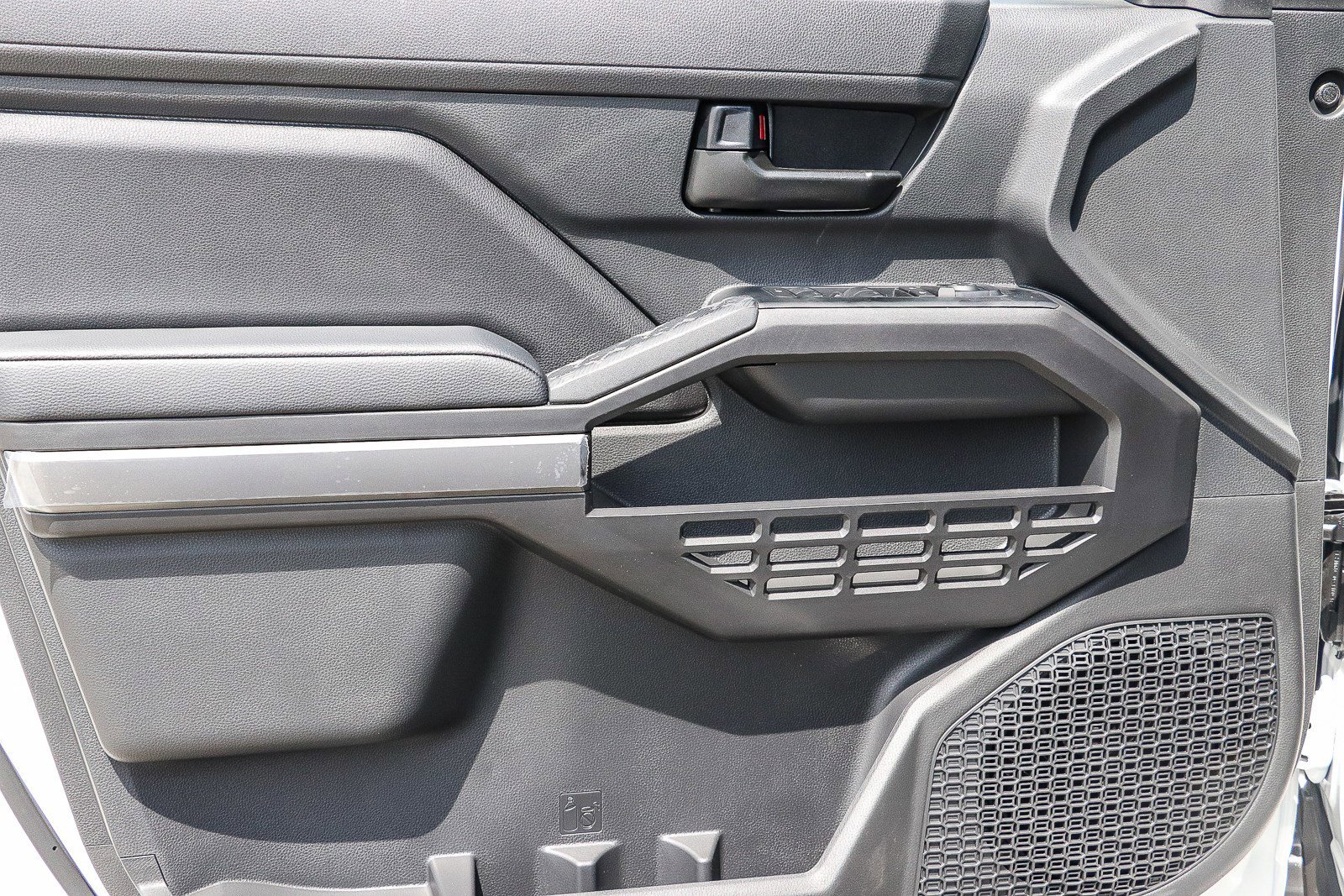 2026 Toyota Tacoma SR5 - Photo 23