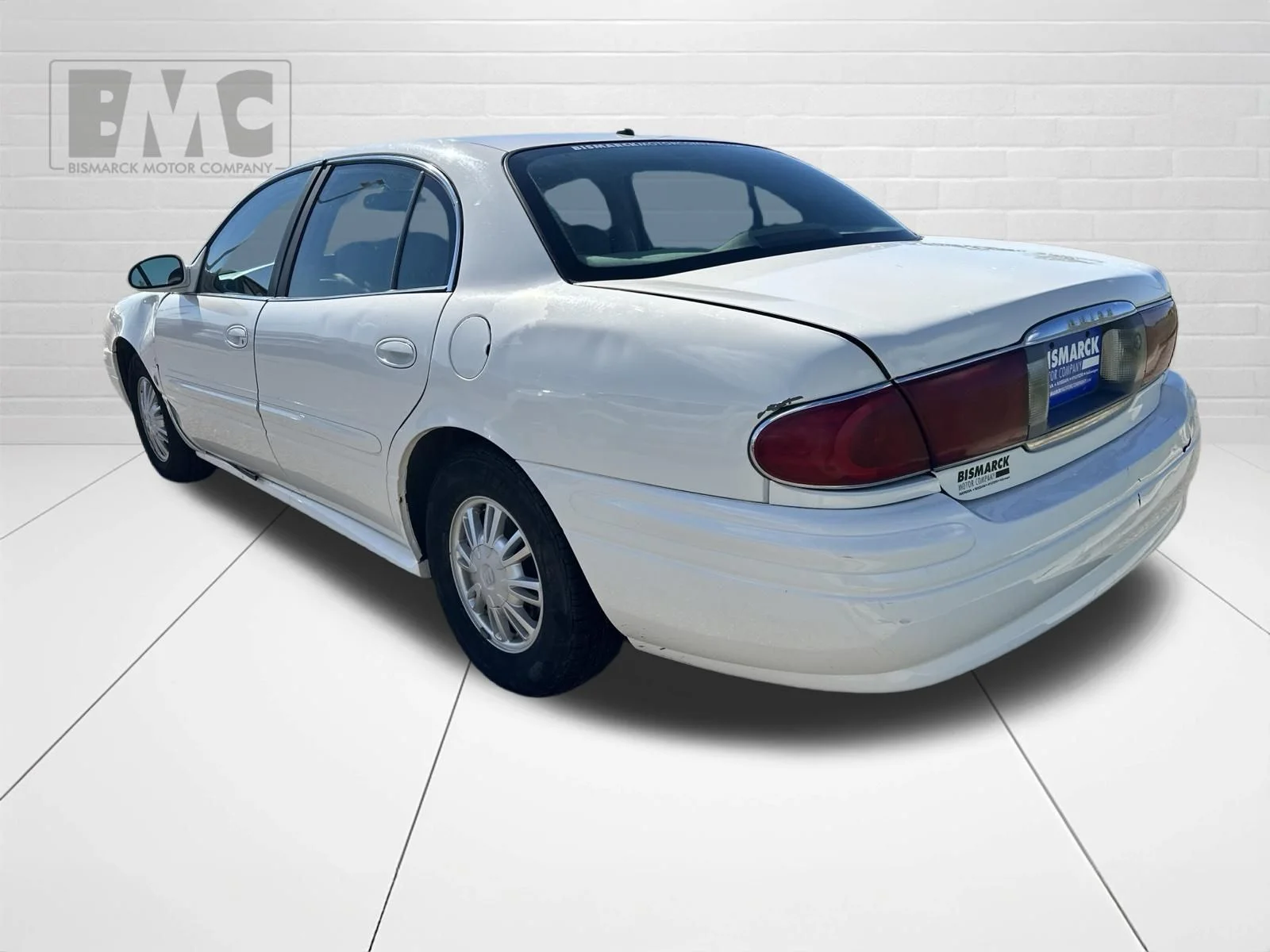 Used 2005 White Buick Custom image 4