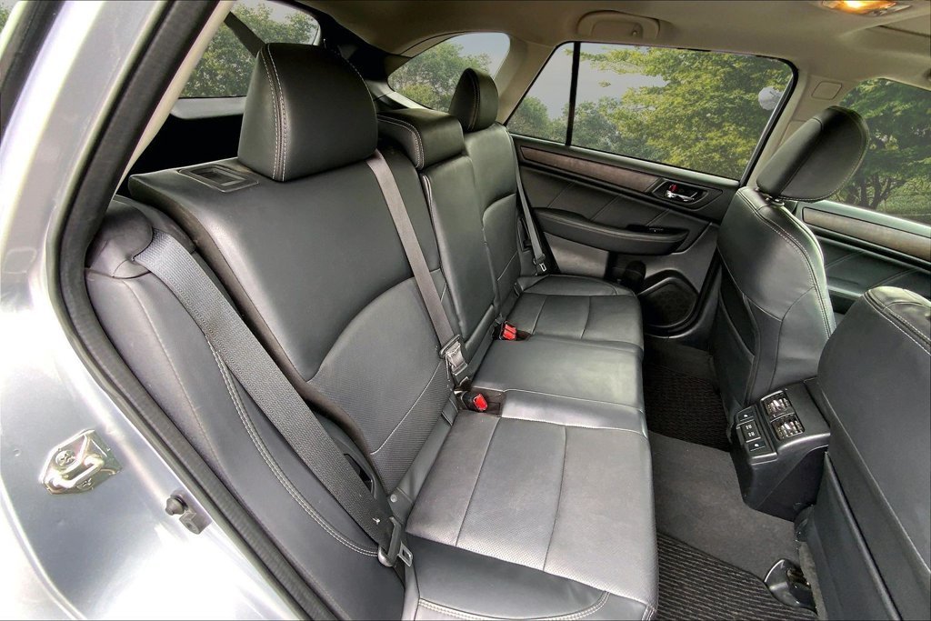 Used 2019 Silver Subaru 2.5i image 25