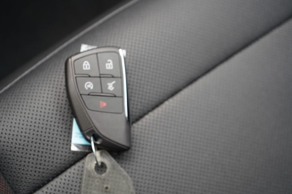 2025 Chevrolet Equinox EV RS - Photo 40