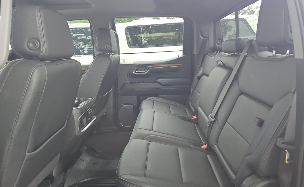 Used 2024 Silver GMC Denali image 5
