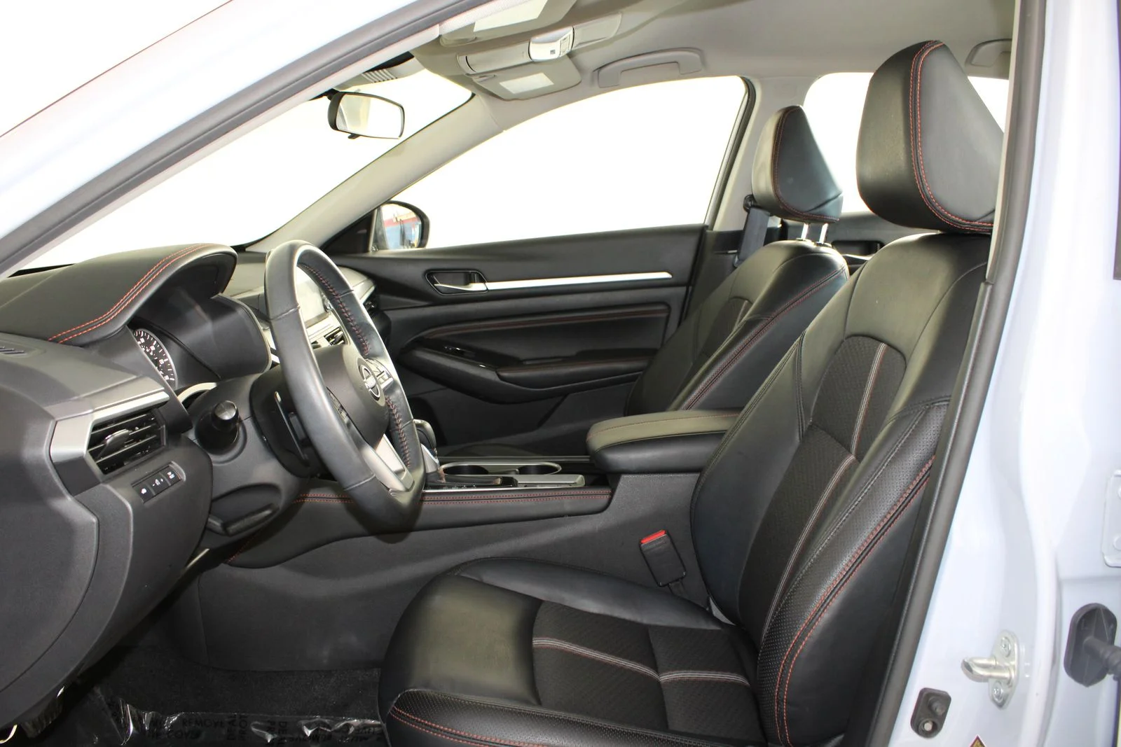 Used 2023 Gray Nissan 2.5 SR image 31