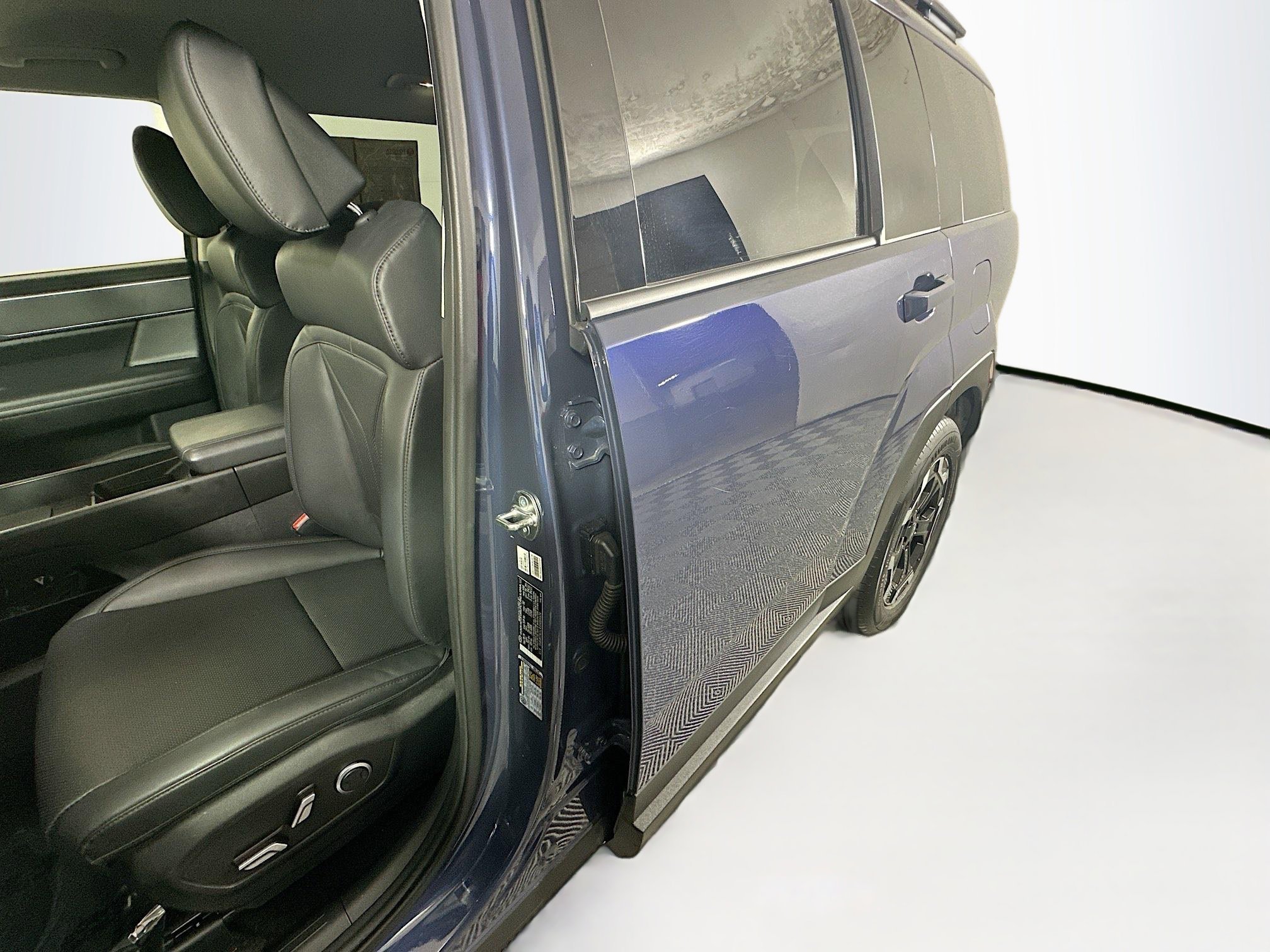 Used 2025 Atlantis Blue Hyundai SEL image 12