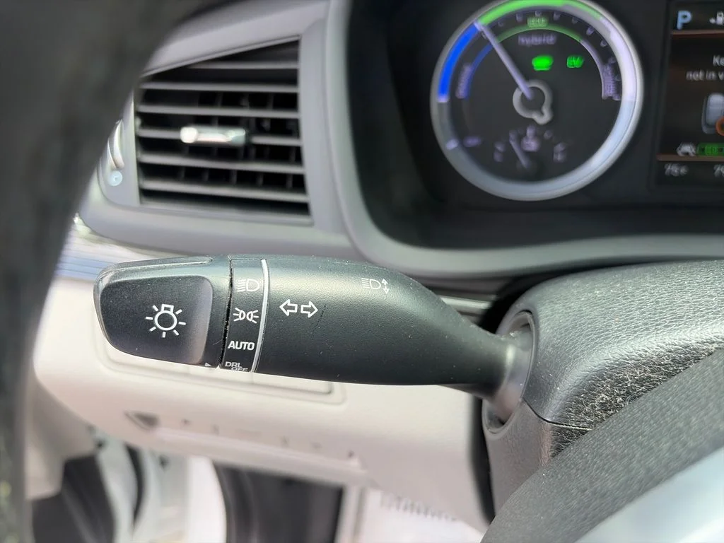 Used 2019 White Hyundai Limited image 37