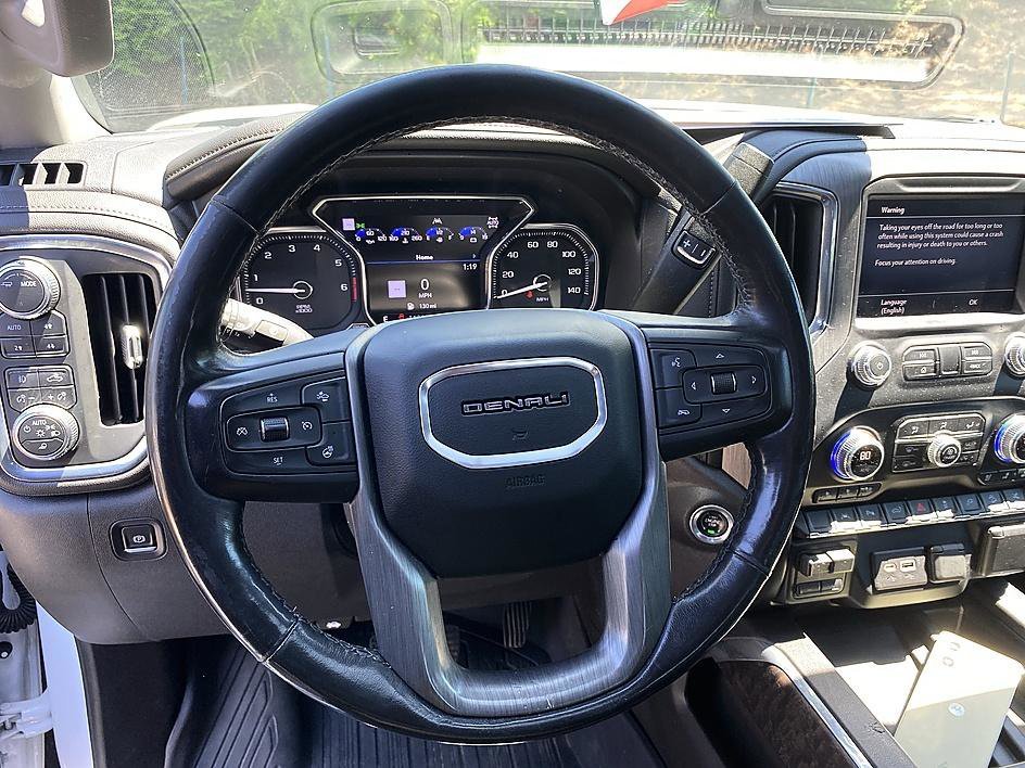 Used 2021 White Frost Tricoat GMC Denali image 13