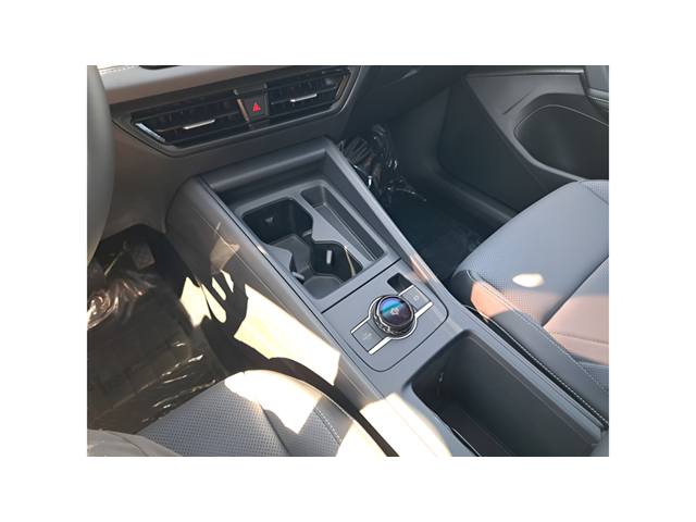 2025 Volkswagen Tiguan SE - Photo 27