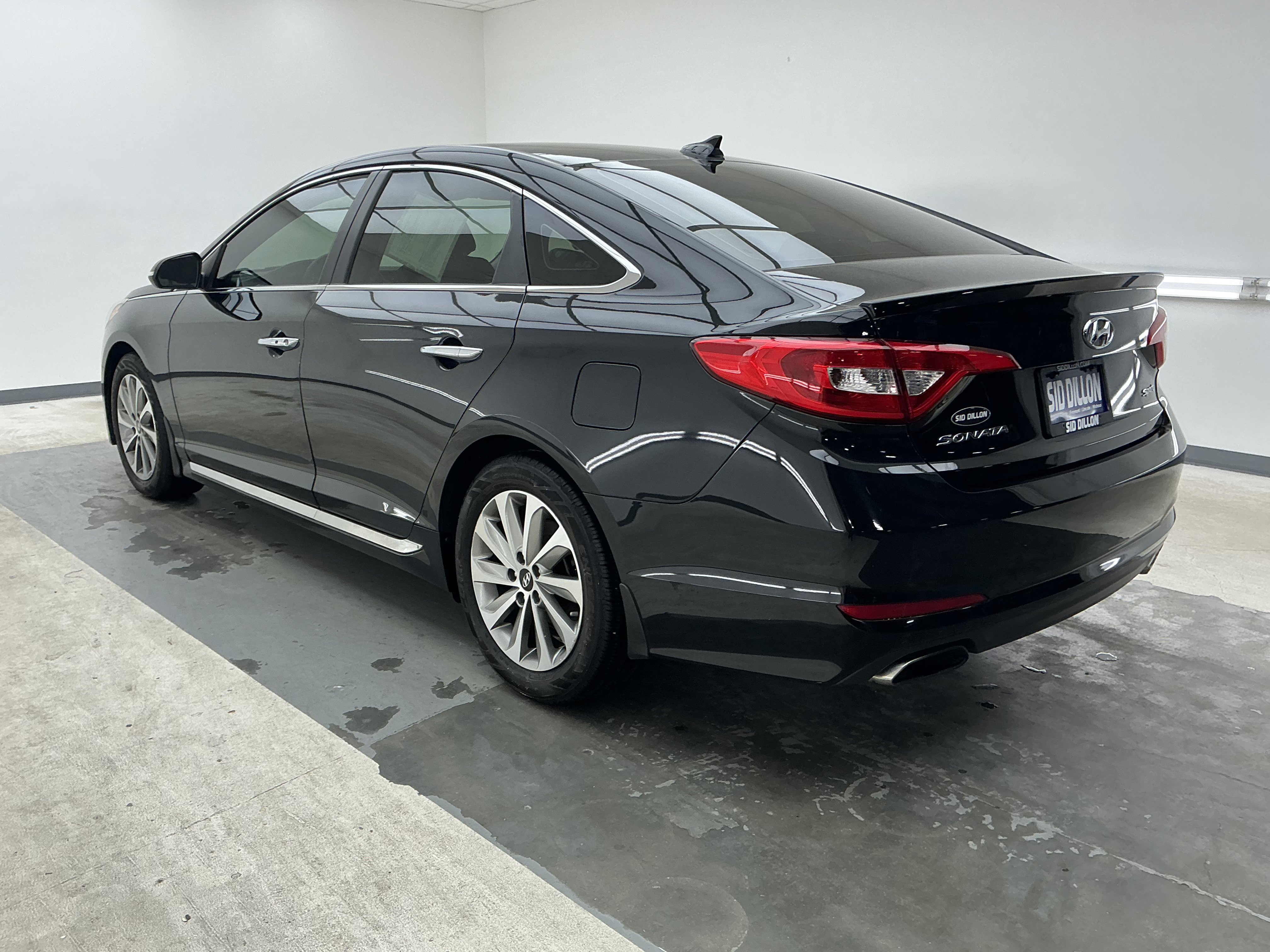 Used 2016 Phantom Black Hyundai 2.4L Sport image 6