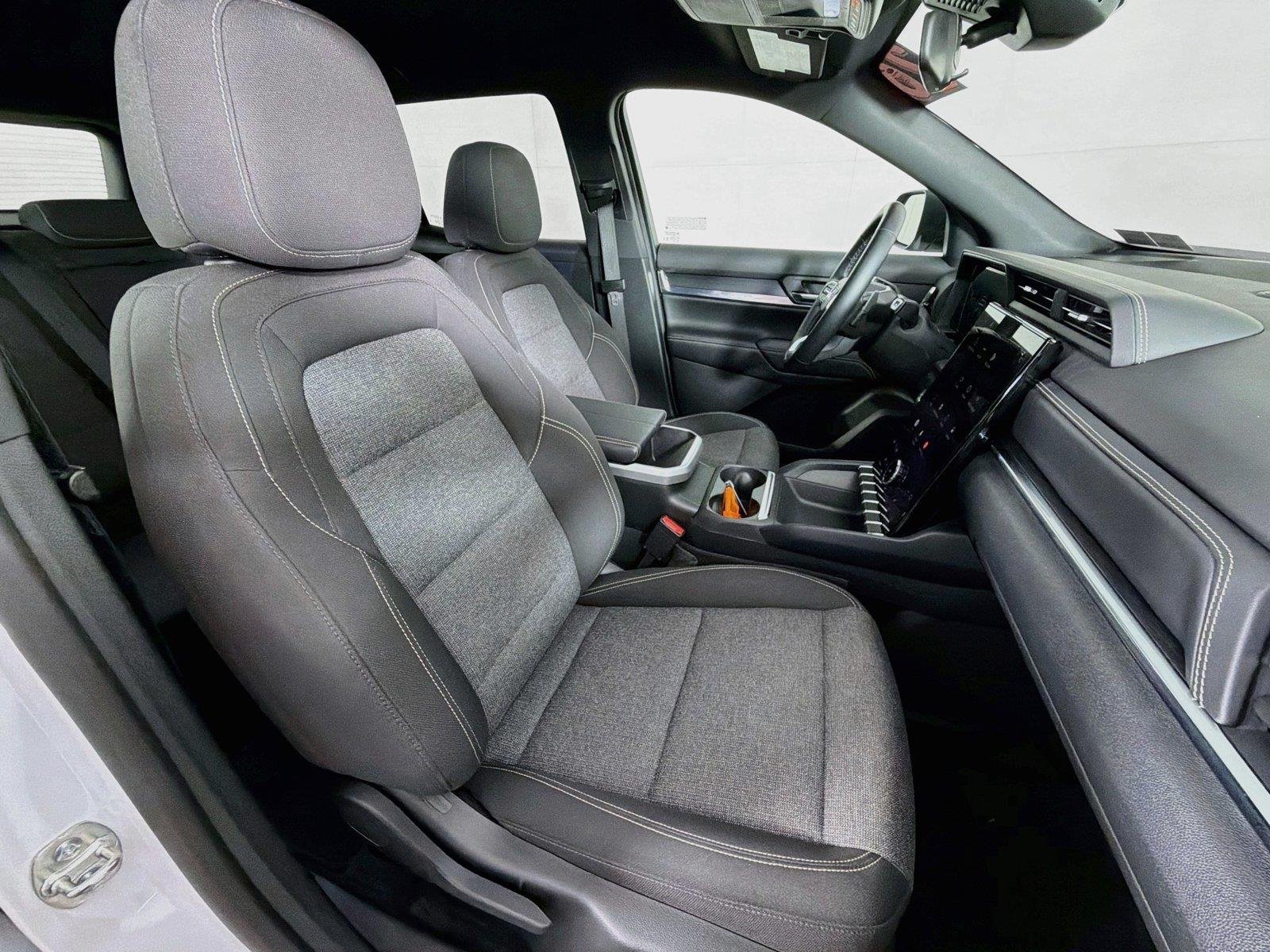 Used 2026 Summit White GMC Elevation image 31
