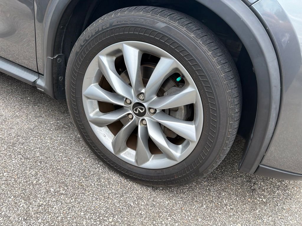 Used 2020 Gray INFINITI LUXE image 4