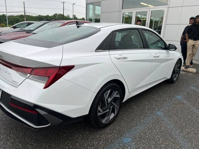 Used 2025 Serenity White Hyundai Limited image 23