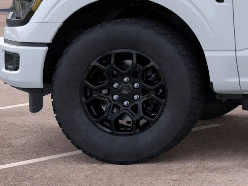 New 2026 Oxford White Ford XLT image 19
