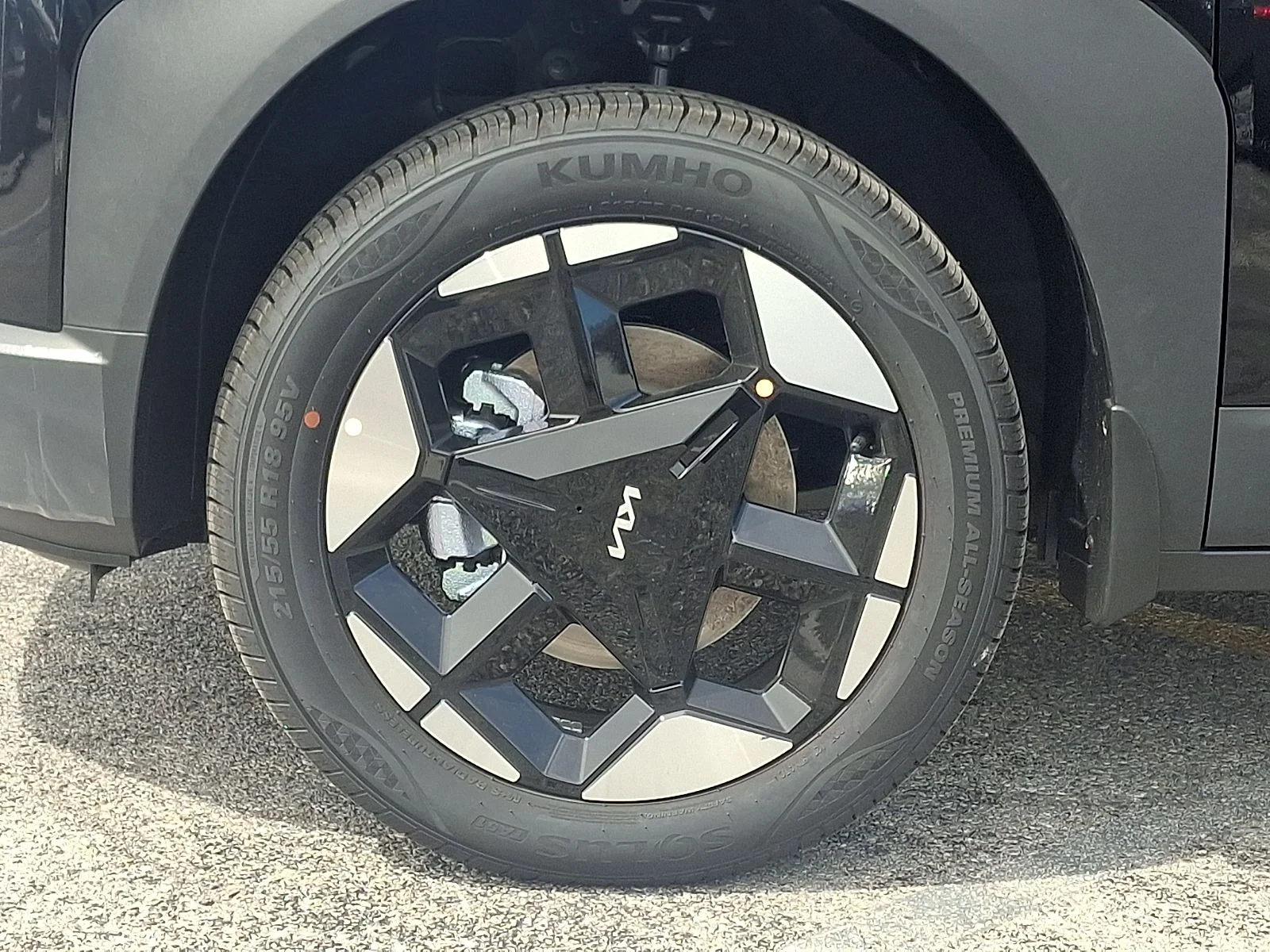 New 2027 Black Kia S image 7