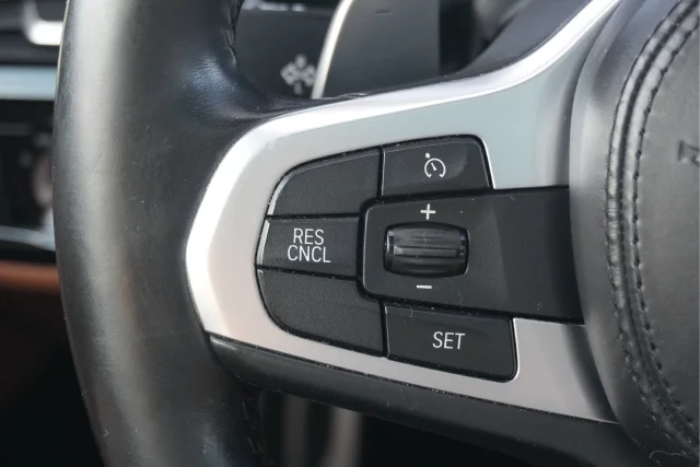 Used 2018 Black BMW 530i xDrive image 25