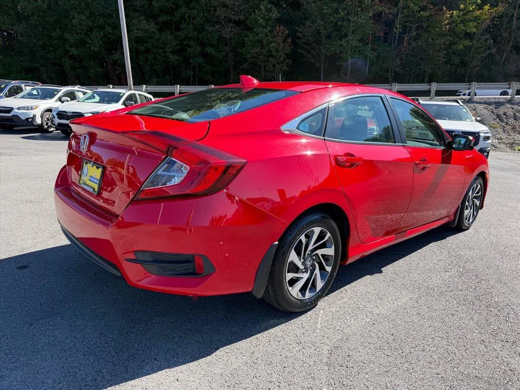 Used 2017  Honda EX image 9