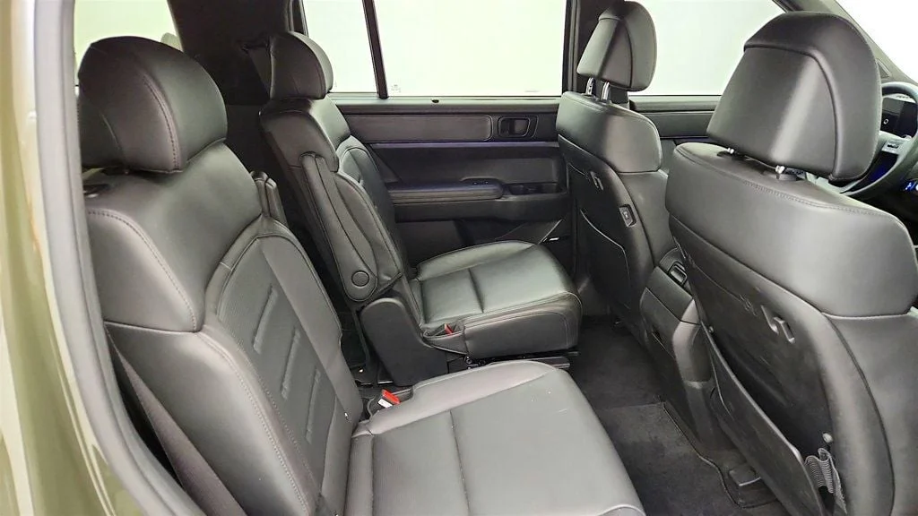 Used 2024 Rockwood Green Hyundai Calligraphy AWD image 23