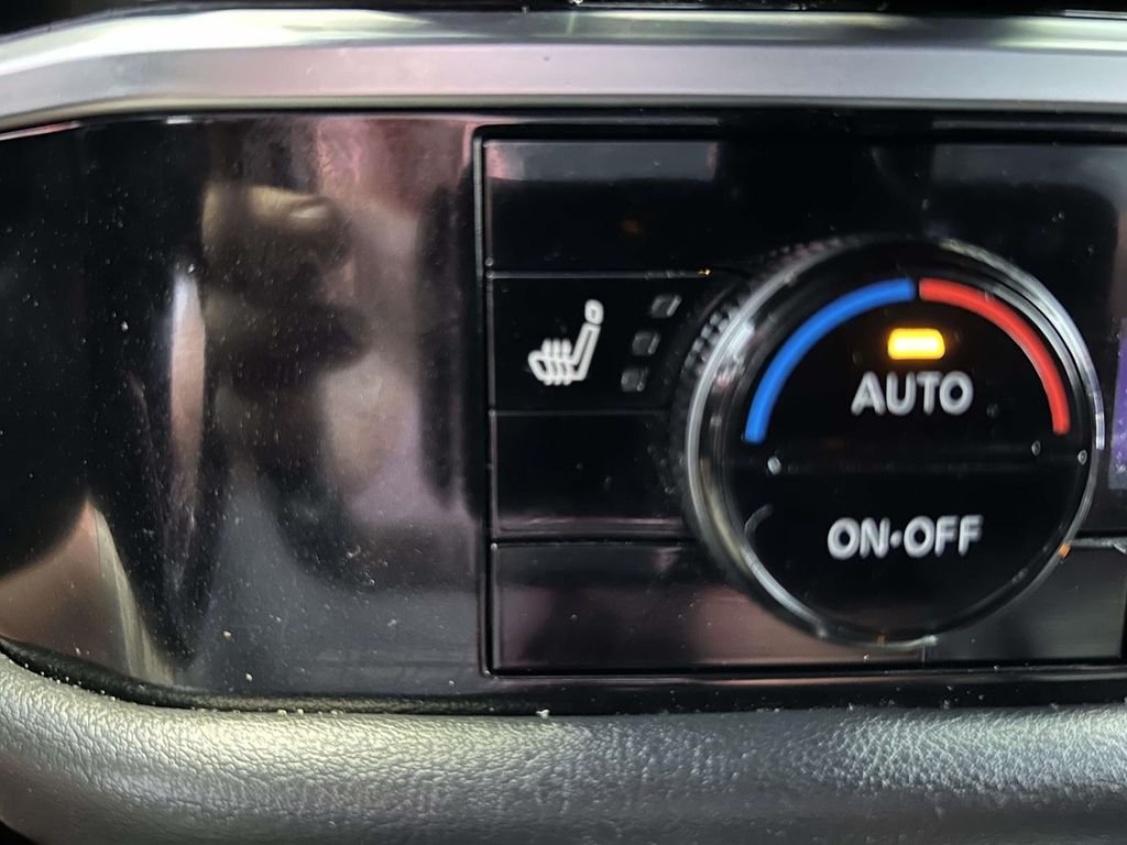Used 2025 Silver Nissan SL image 19