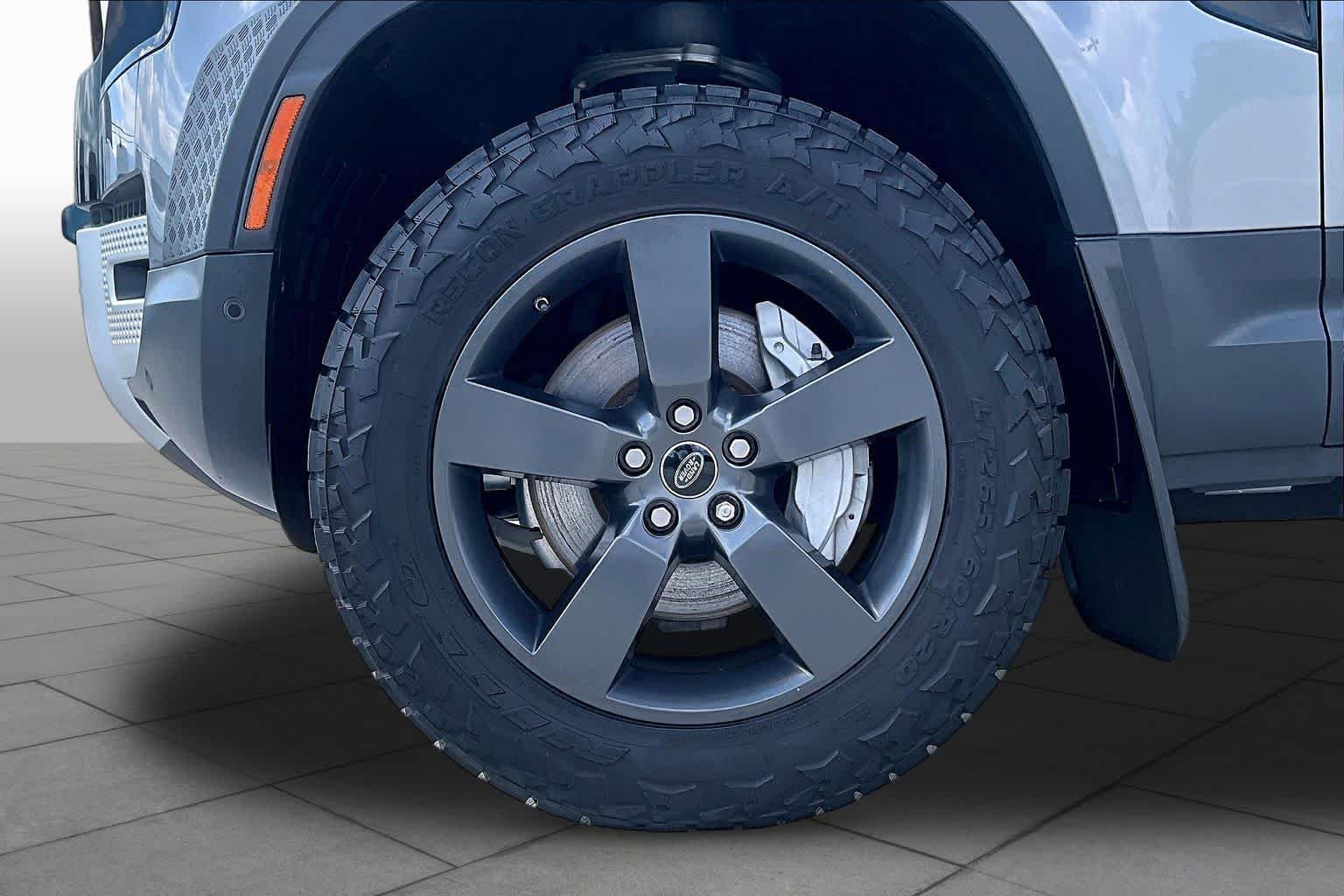 Used 2020 Eiger Grey Metallic Land Rover HSE image 10