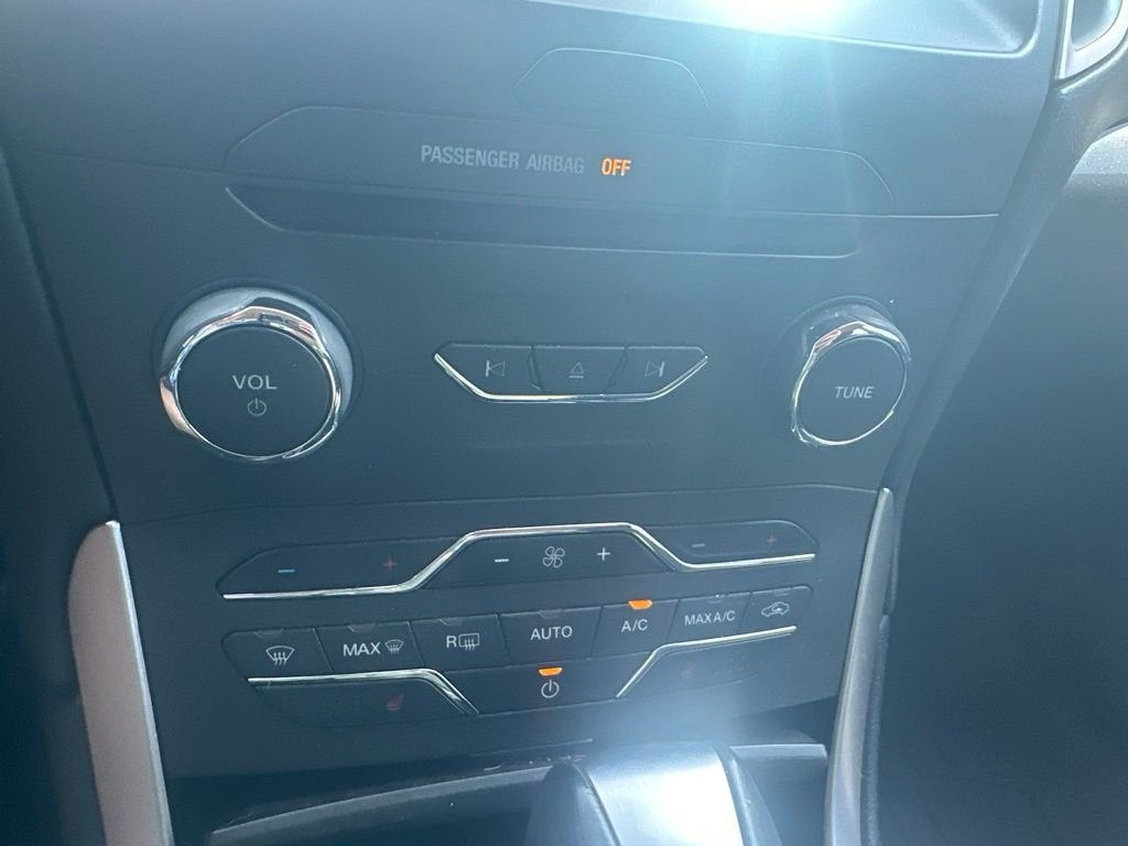 Used 2017 Gray Ford SEL image 17