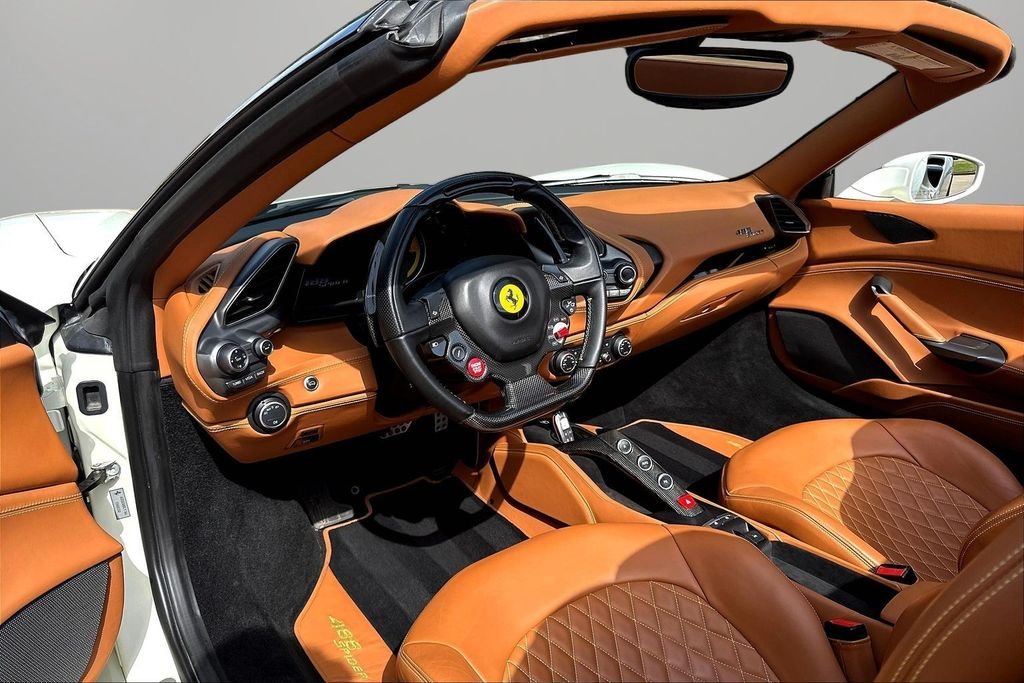 Used 2018  Ferrari  image 15