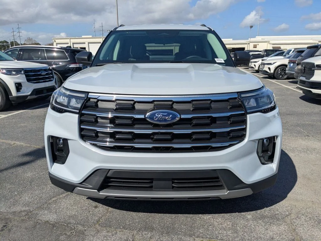 New 2026 Space White Metallic Ford Active image 9