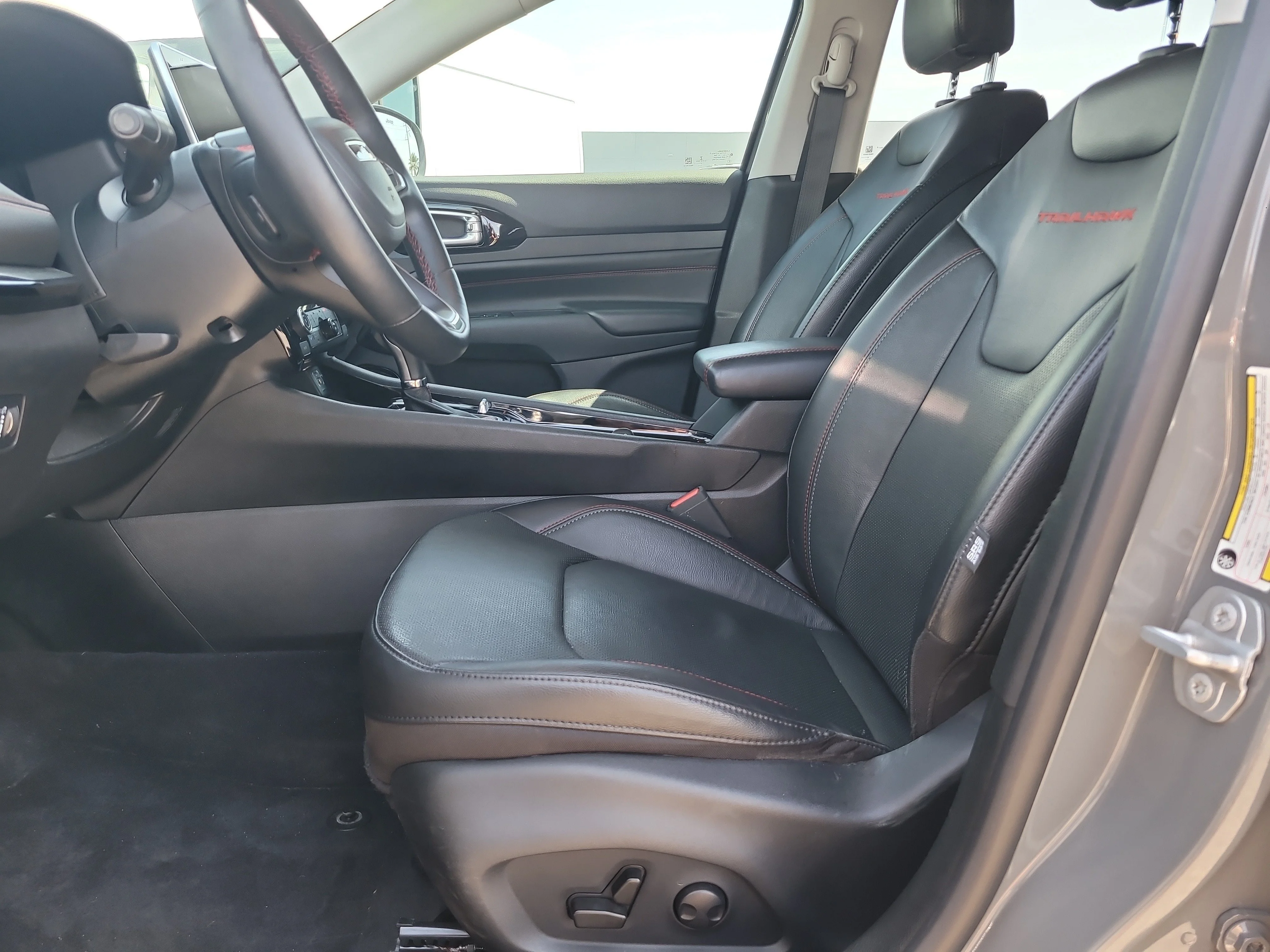 Used 2022 Sting-Gray Clearcoat Jeep Trailhawk image 17