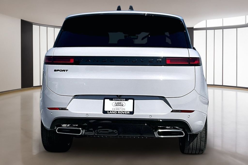 New 2026 BORASCO GREY Land Rover Dynamic SE image 4