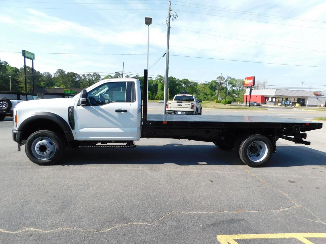 New 2025 Oxford White Ford F-450® XL image 5