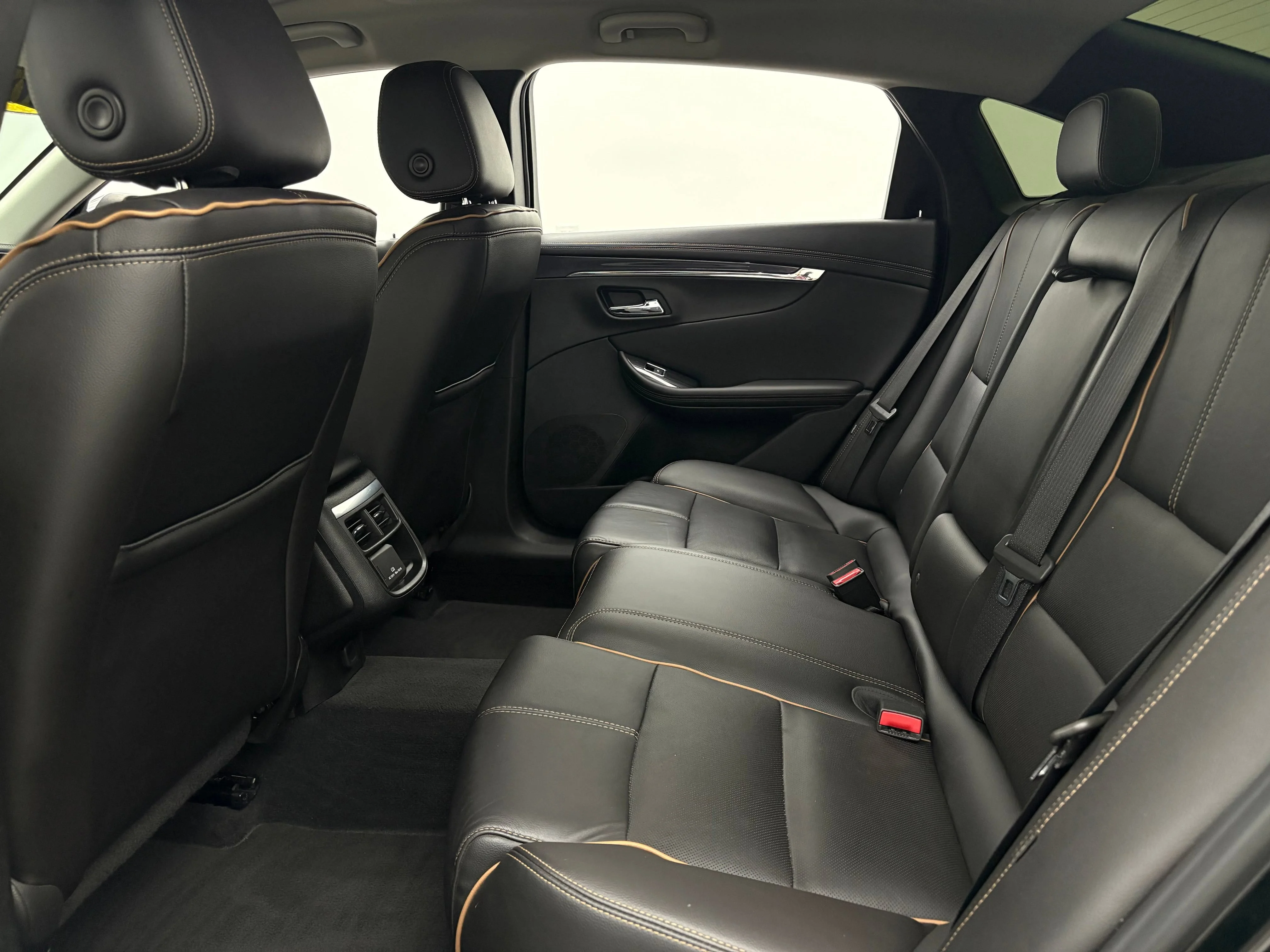 Used 2018 BLACK Chevrolet Premier image 45