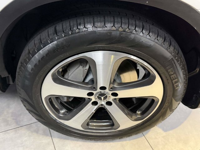 Certified Used 2022 White Mercedes-Benz GLC 300 image 7