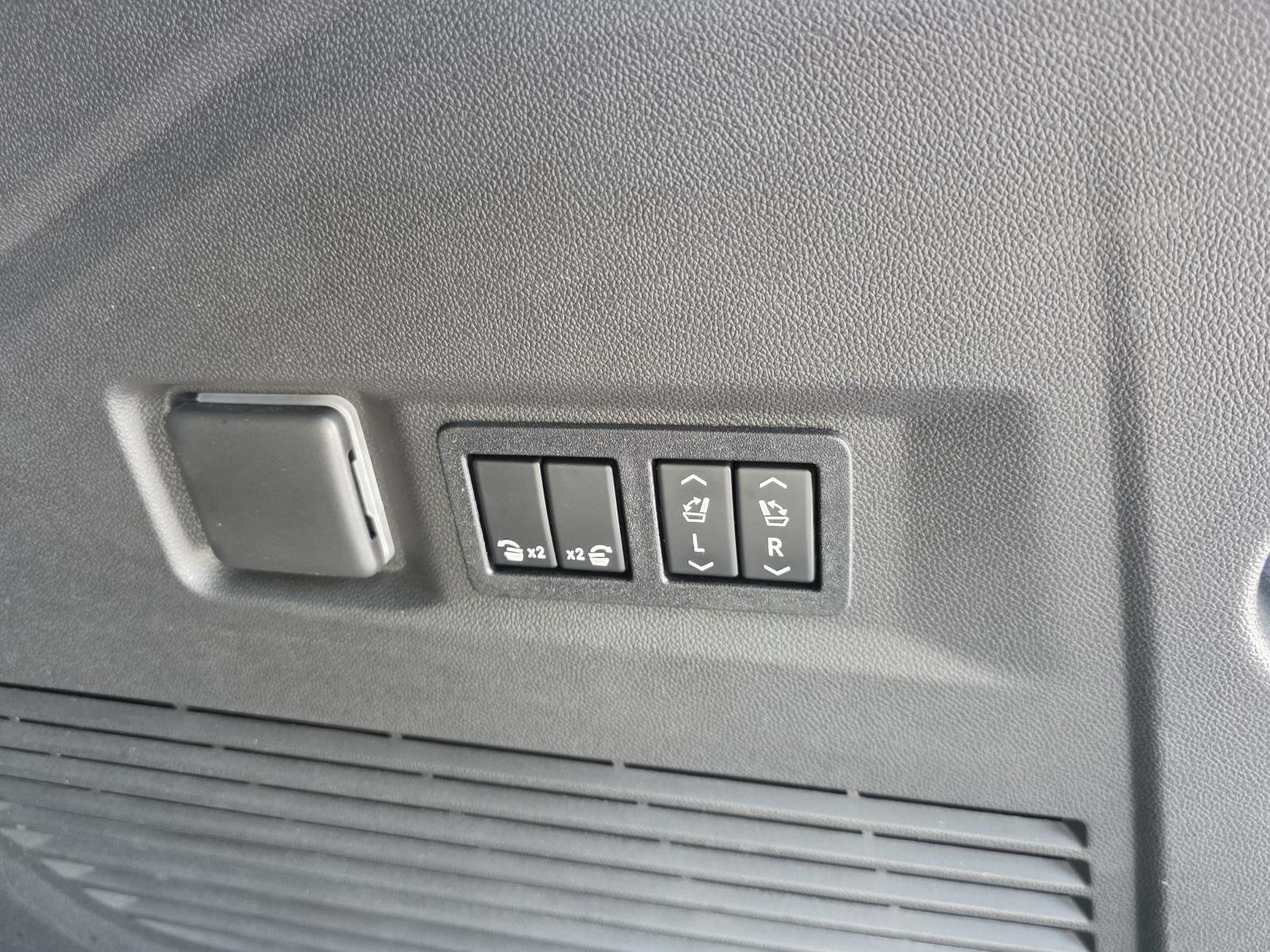 2022 Chevrolet Tahoe Z71 - Photo 13