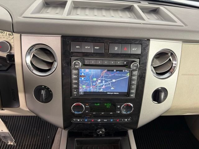 Used 2014 White Ford Limited image 22