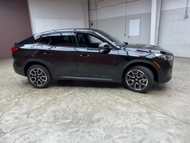 Used 2026 Black BMW xDrive28i image 6
