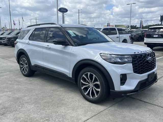 2026 Ford Explorer ST-LINE RWD's photo