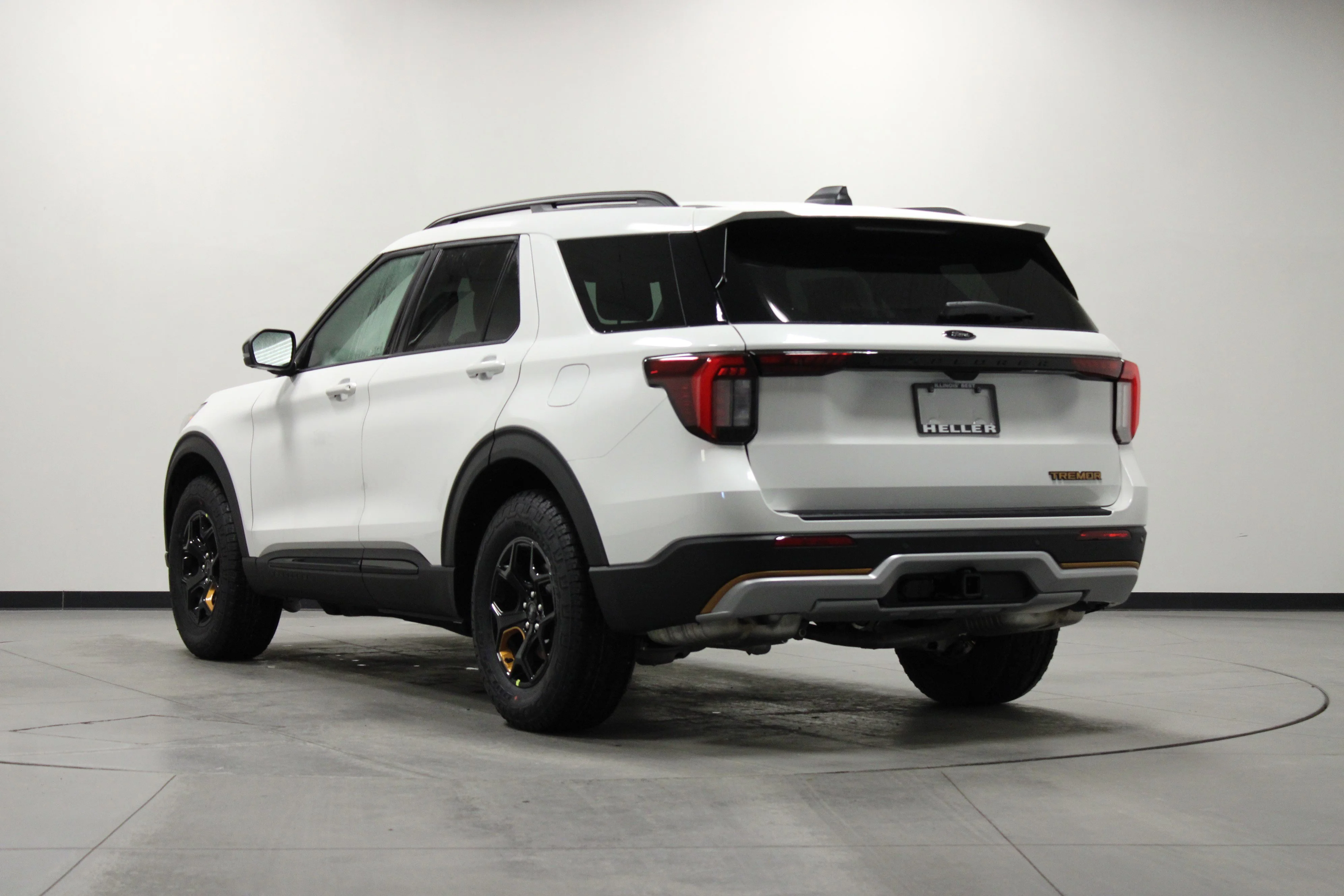 New 2026 Star White Metallic Tri-Coat Ford Tremor® image 6