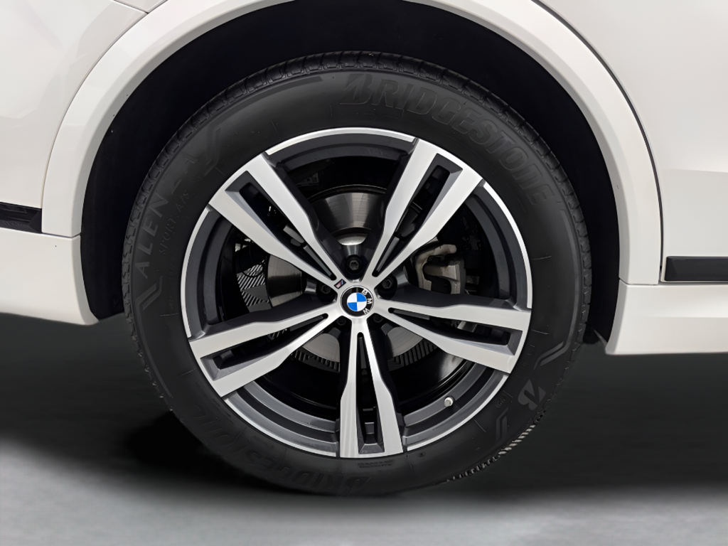 Used 2025 Alpine White BMW xDrive40i image 44