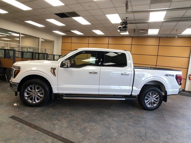 New 2026 Star White Metallic Tri-Coat Ford LARIAT image 4