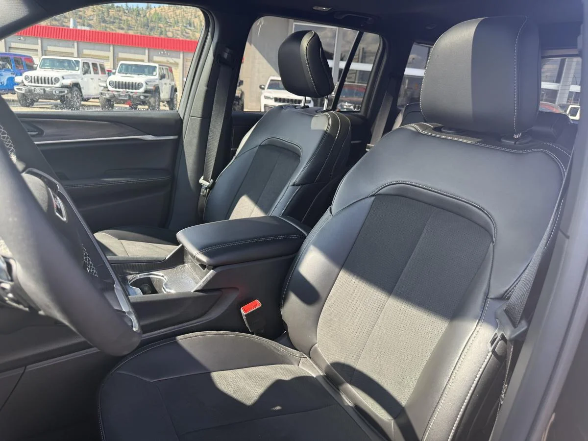 New 2026 Black Jeep Altitude image 15