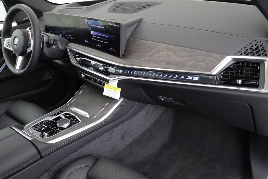 New 2026 Manhattan Green Metallic BMW xDrive50e image 22
