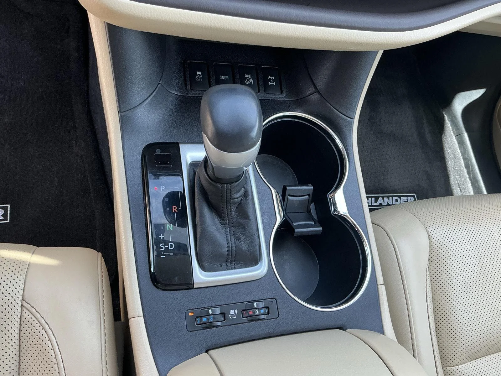 Used 2016 Blizzard Pearl TOYOTA Limited image 6