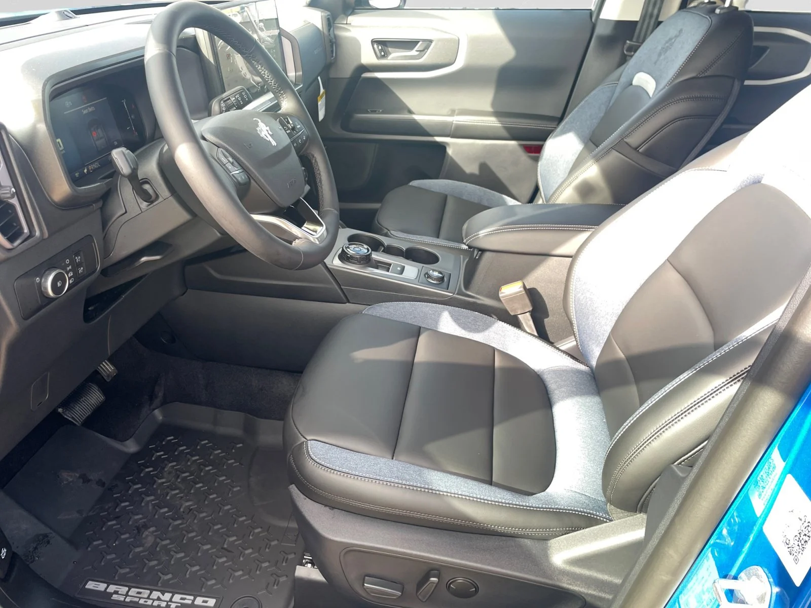 New 2026 Velocity Blue Metallic Ford Outer Banks image 13