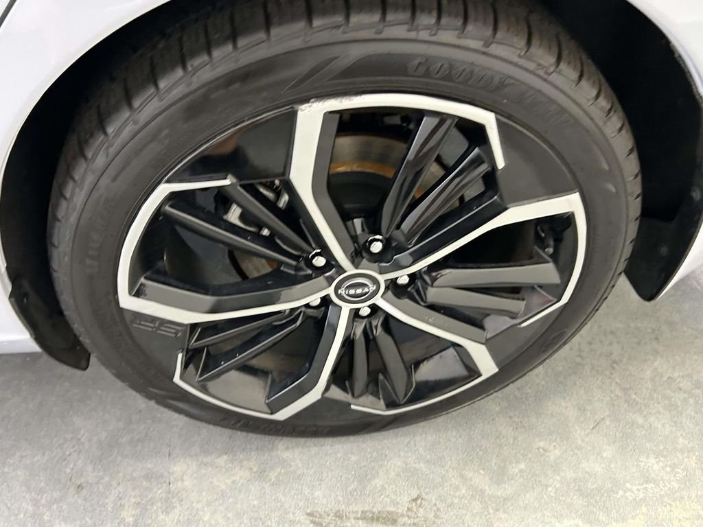 Used 2025 Gray Nissan 2.5 SR image 8